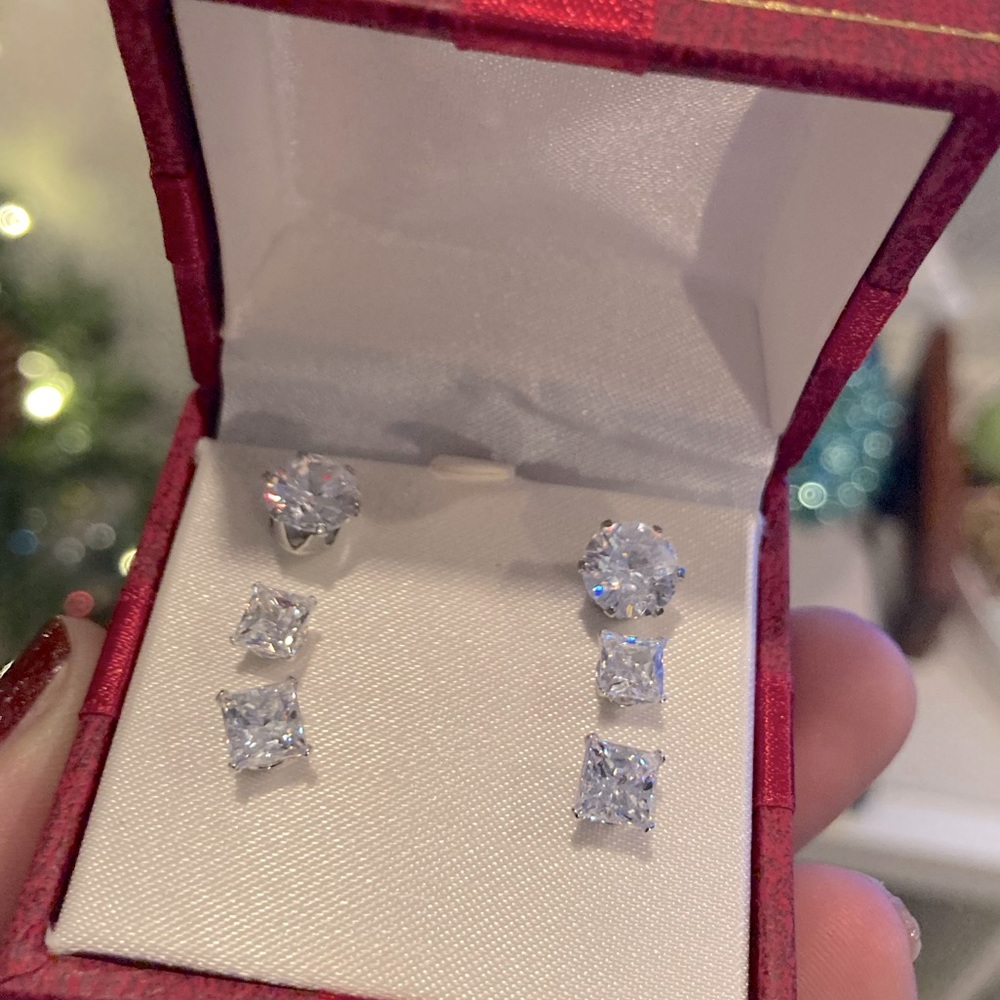 Set of 3 pair of stud earrings